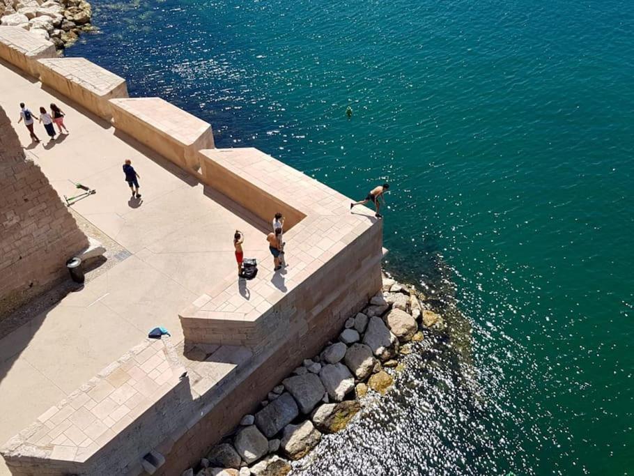 شقة Escapade Marseillaise Pres Des Terrasses Du Port مارسيليا المظهر الخارجي الصورة